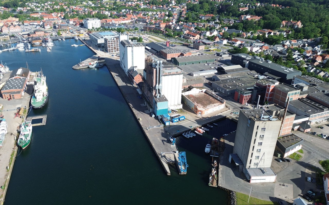 Østre Kaj med gamle siloer og nybyggeri